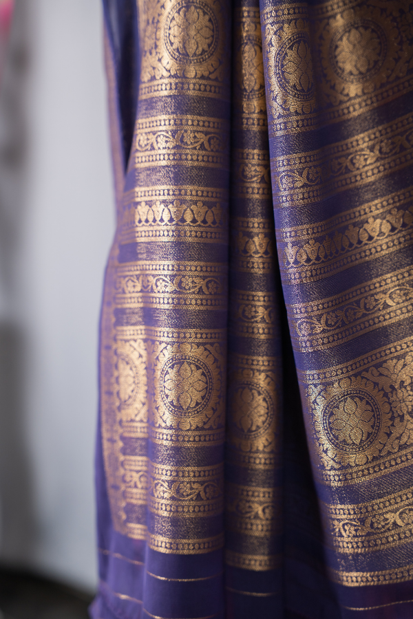 2D Pattern Semi Mysore Silk Crape With Golden Line All Over The Body - Light Pink With Navy Blue - Image 3