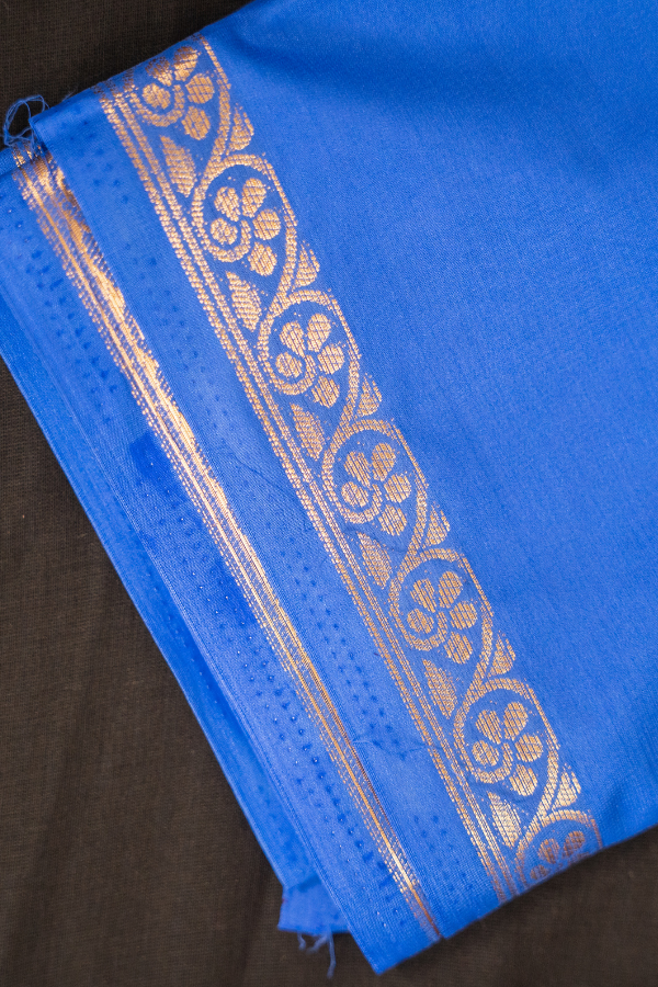 Premium Crape Silk With Small Zari Border - Image 2