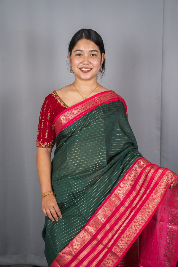 2D Patron Body Line Dola Silk Material Saree - Dahlia - Image 4